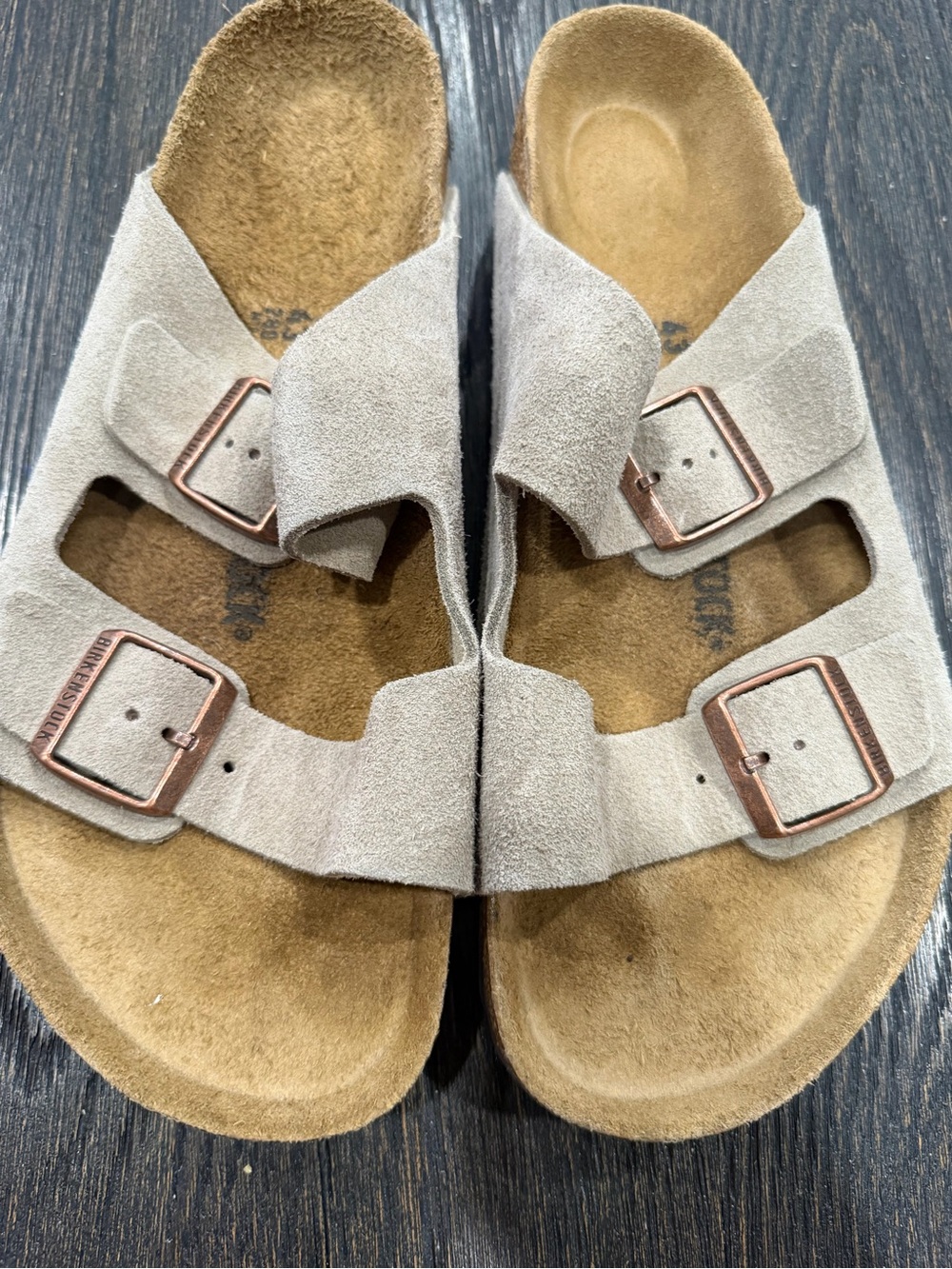 Birkenstock Arizona Taupe Suede Leather Soft Footbed Unisex men’s size 10